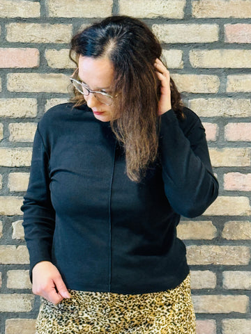 Overlocked Seams Pullover - Black