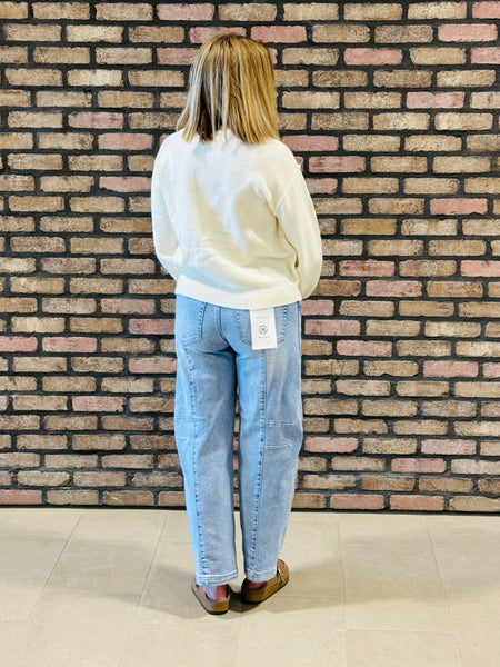Patch Pockets Slouchy Boyfriend Jeans - Light
