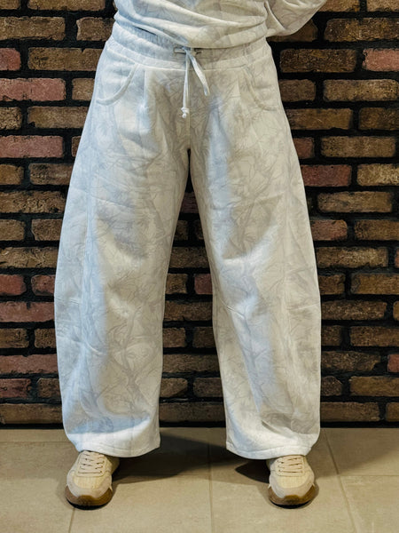 Baggy Barrel Sweatpants - White Camo