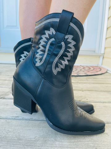 Embroidered Western Boots - Black