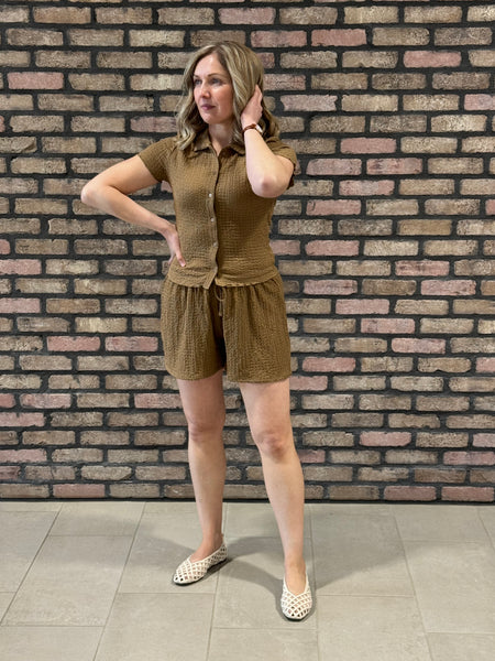 Top & Shorts Crinkle Set - Brown