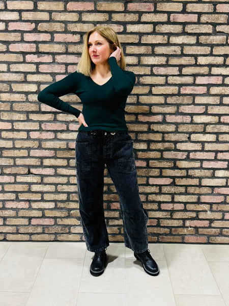 V-Neck Fitted Ribbed Sweater - Hunter Green