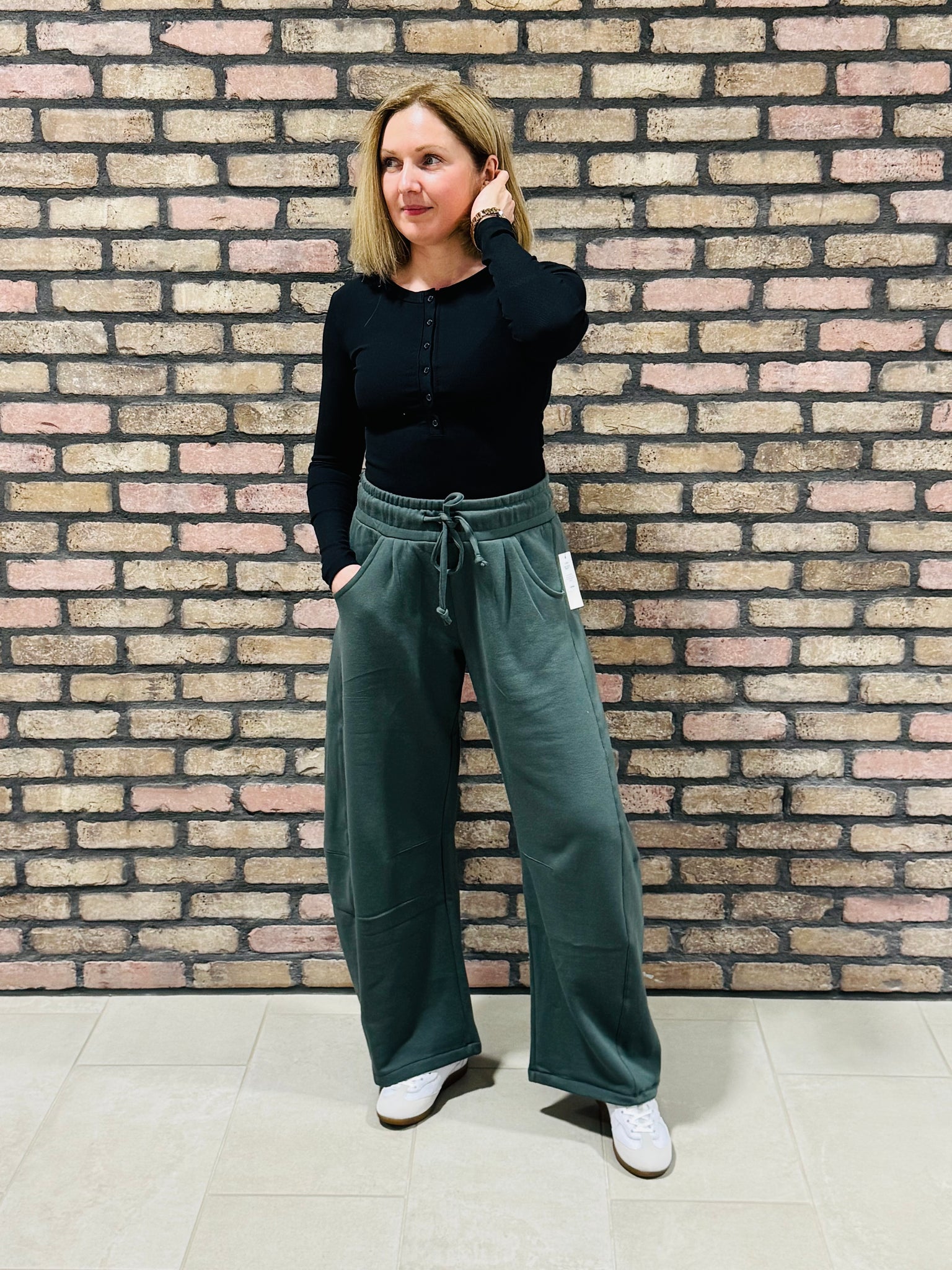 Baggy Barrel Sweatpants - Chic Green