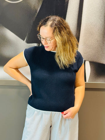 Contrast Trim Knit Top - Navy