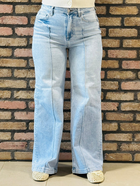 Wide Leg Pintuck Detailed Jeans - Light Wash