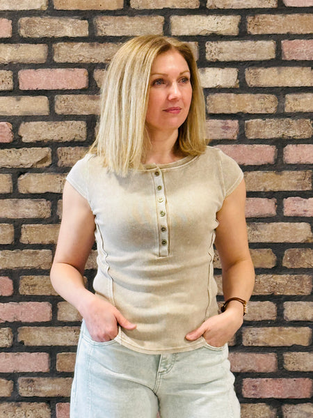 Exposed Seam Henley Ribbed Tee - Mocha