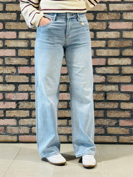 Slouchy Barrel Jeans - Light Wash