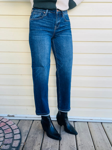 Boyfriend Tapered Jeans - Dark Wash