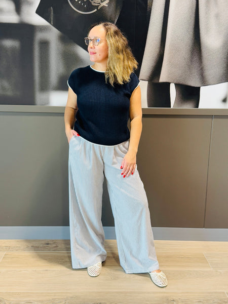 Contrast Trim Knit Top - Navy