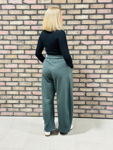 Baggy Barrel Sweatpants - Chic Green