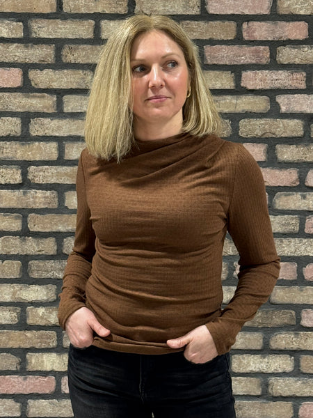 Shoulder Shirring Details Top - Brown