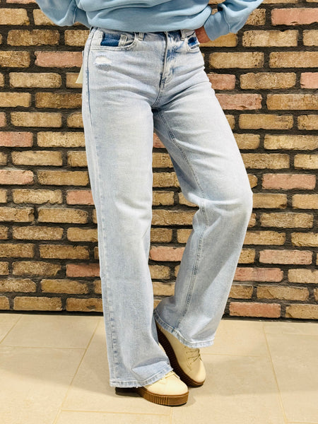 High Rise Wide Leg Jeans - Light Wash