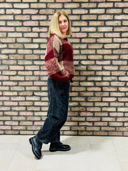 Plaid Pattern Sweater - Burgundy