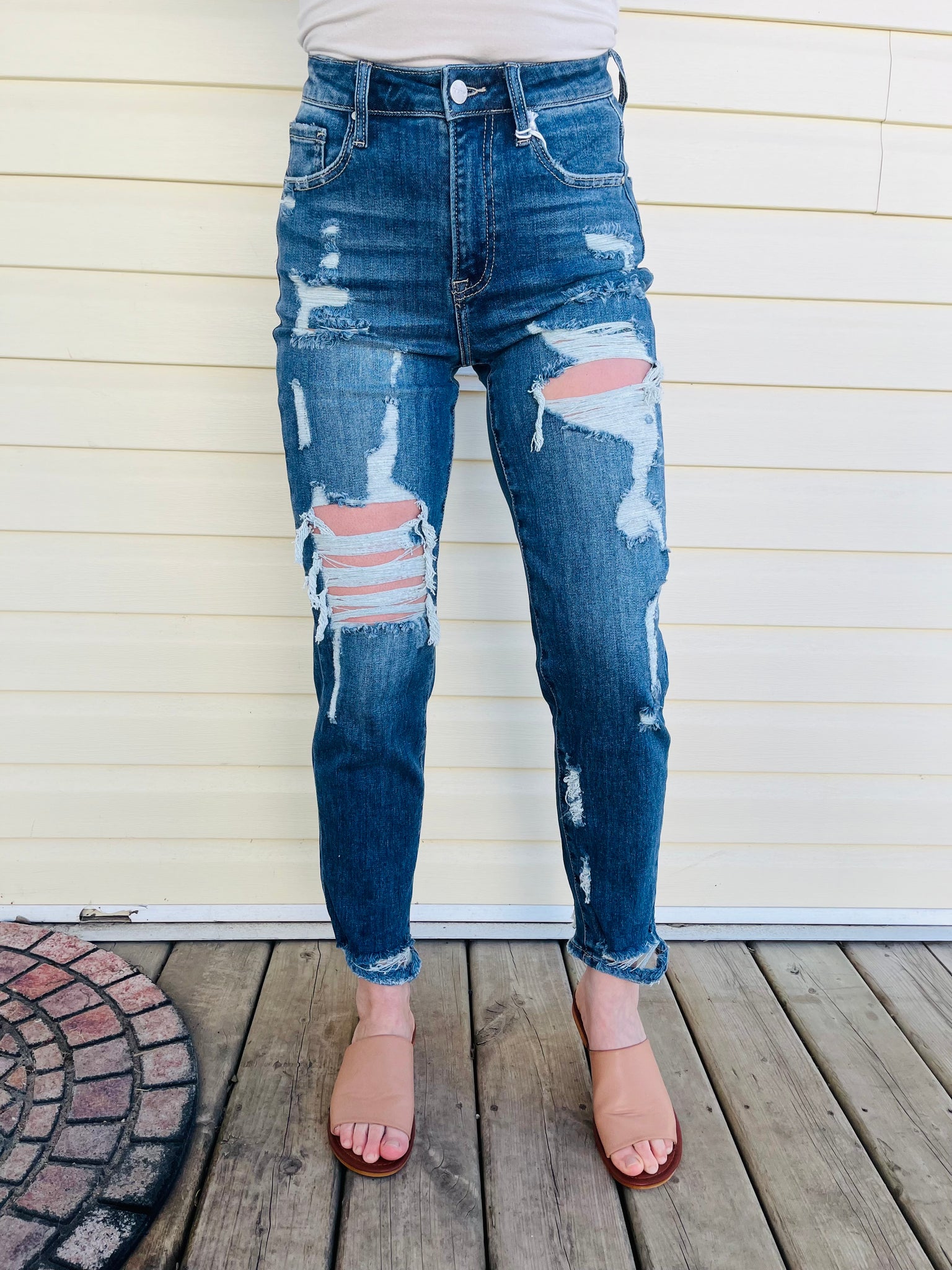 Distressed Boyfriend Jeans - Dark Wash