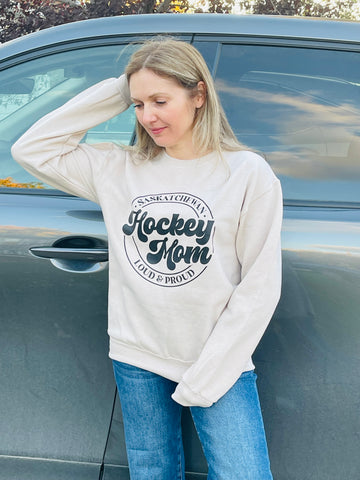 HOCKEY MOM Graphic Crewneck - Sand