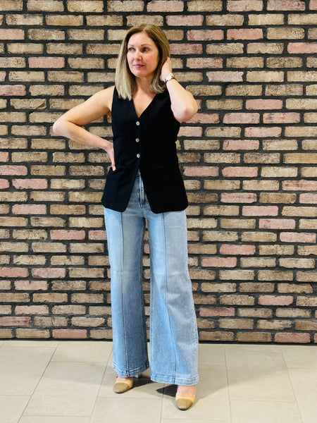 Wide Leg Pintuck Detailed Jeans - Light Wash