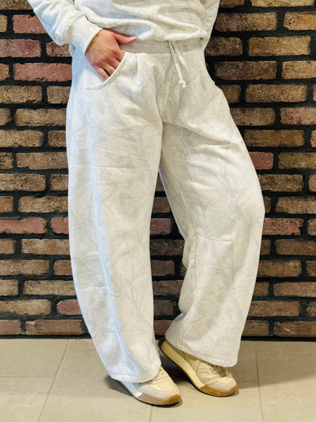 Baggy Barrel Sweatpants - White Camo