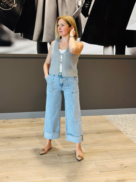 Cuffed Baggy Wide Jeans - Light Wash