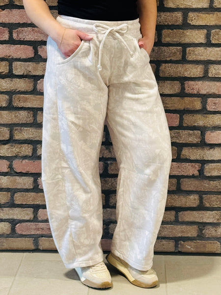 Baggy Barrel Sweatpants - Beige Camo