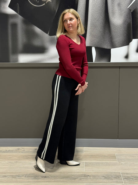 Side Stripe Straight Knit Pants - Black