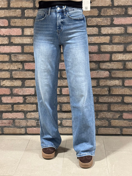 Tummy Control Baggy Wide Jeans - Medium Wash