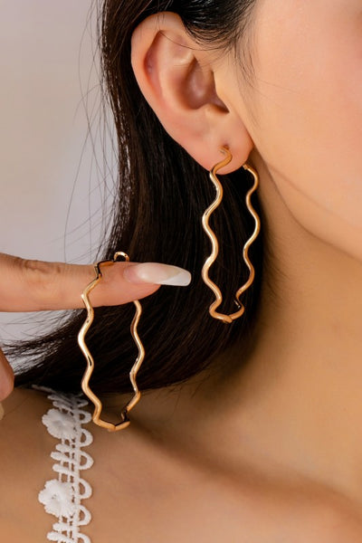 Oversized Hammered Wavy Hoops - Gold