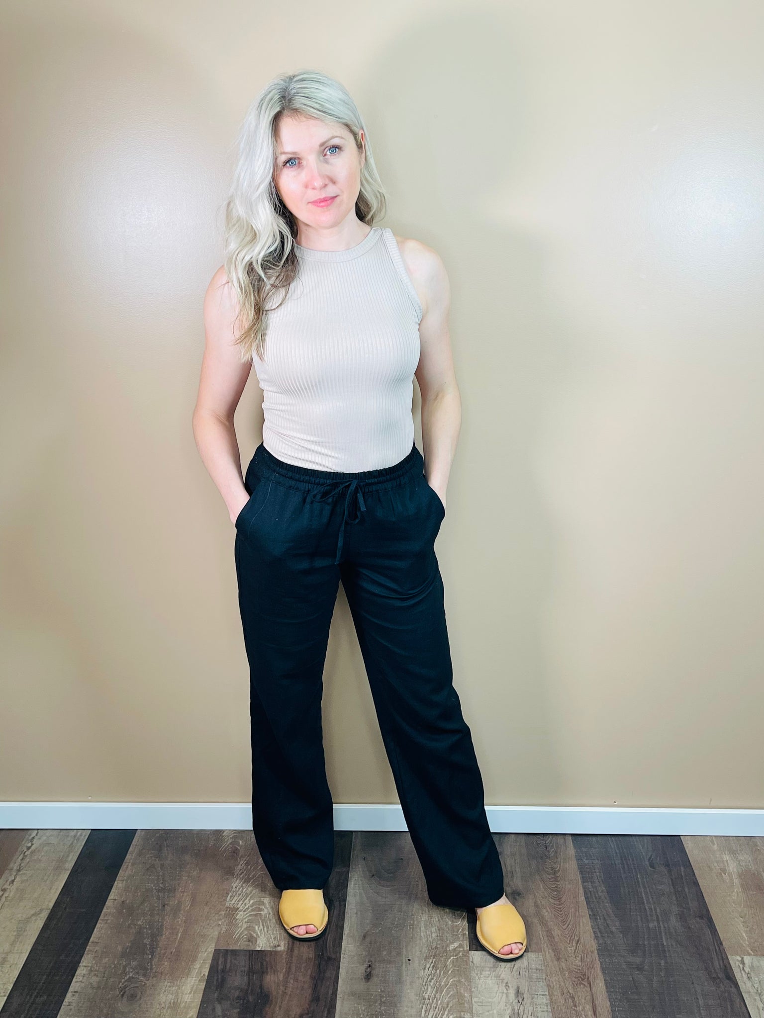 Ribbed Tight Crew Neck Tank Top - LT Mocha