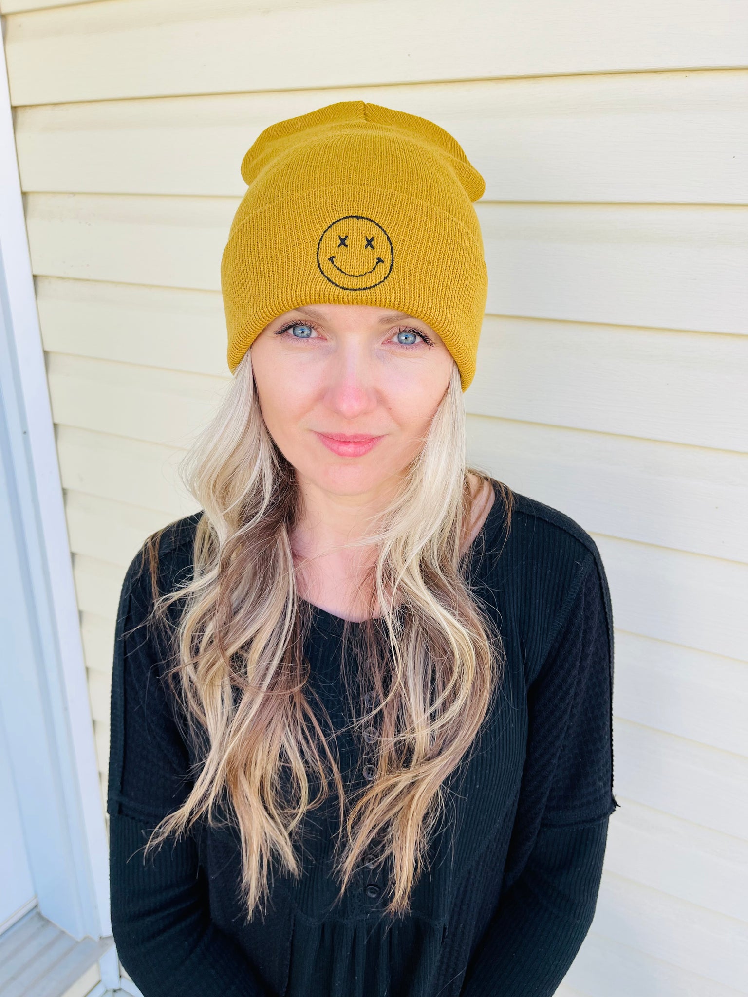 FUNNY SMILE Beanie - Mustard